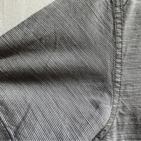 North Face short sleeve button down shirt Sz M - Picture 2 of 7